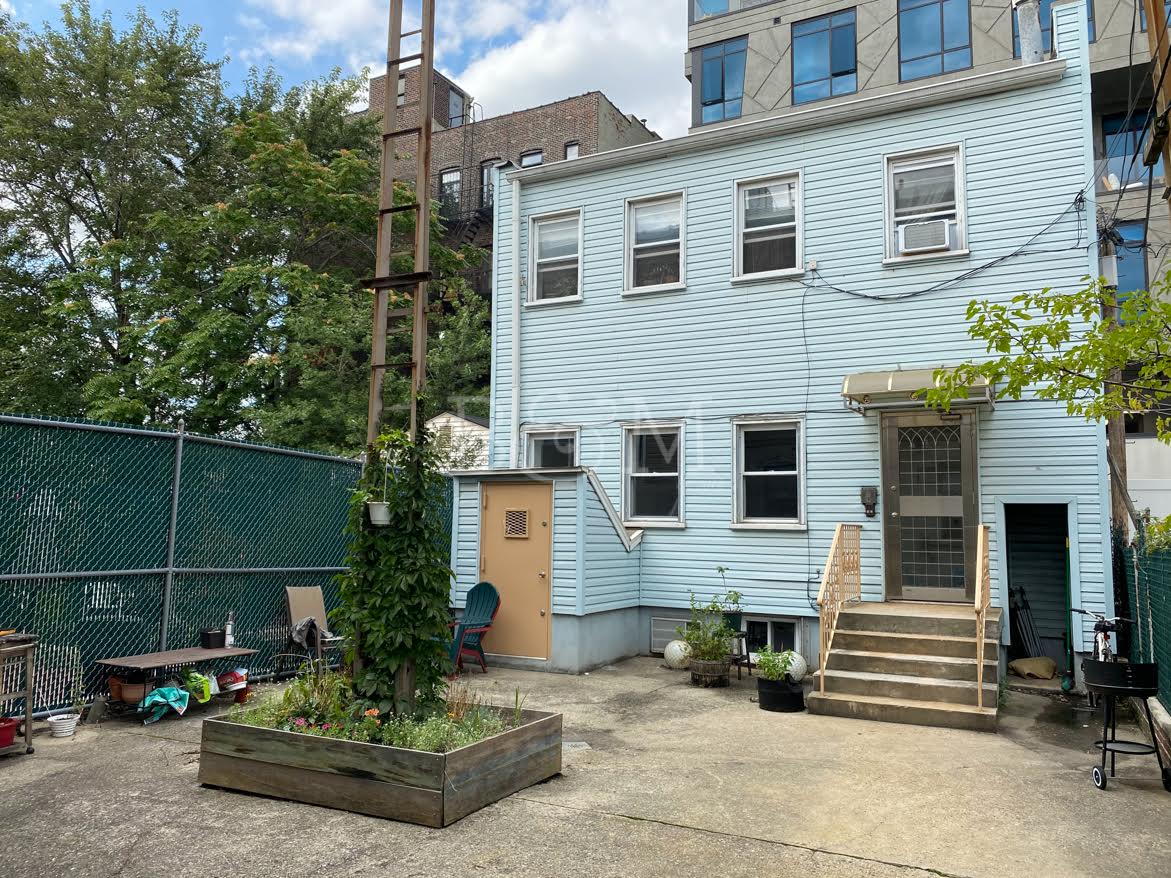 75 Jackson Street 1R Williamsburg Brooklyn NY 11211