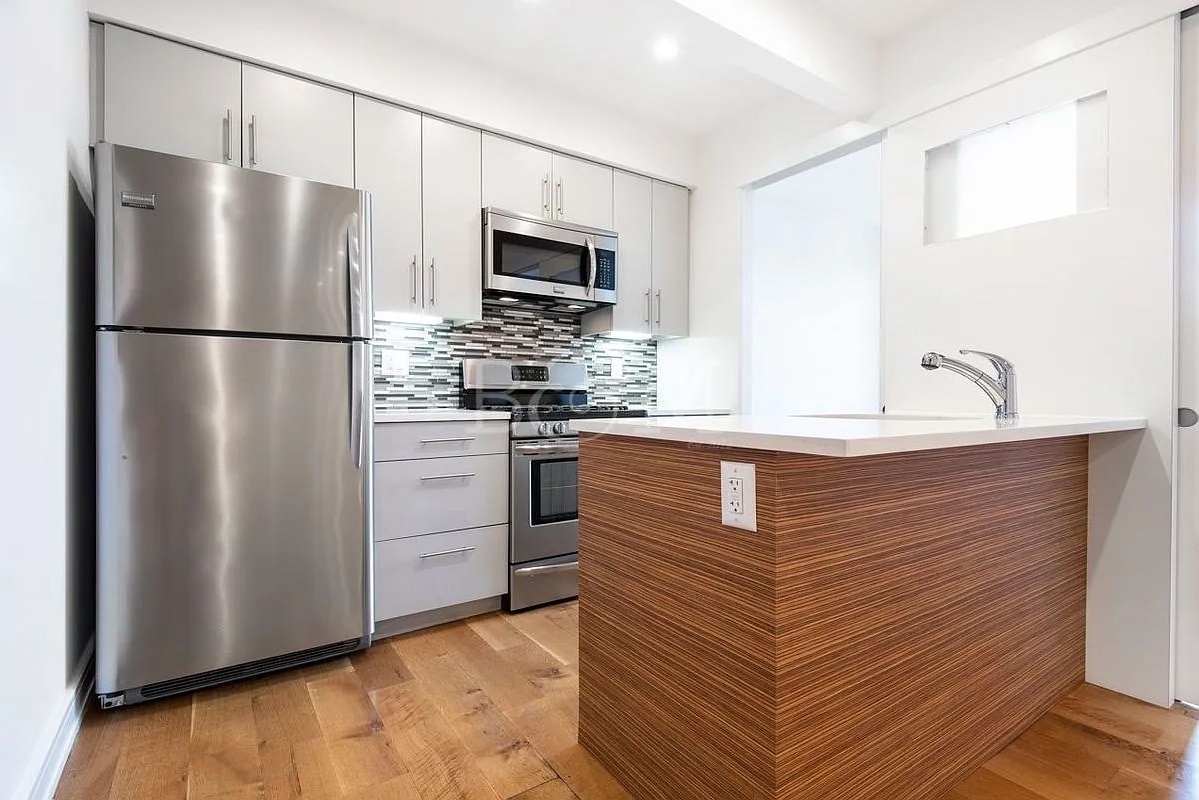 79 Kingsland Avenue 3R East Williamsburg Brooklyn NY 11222