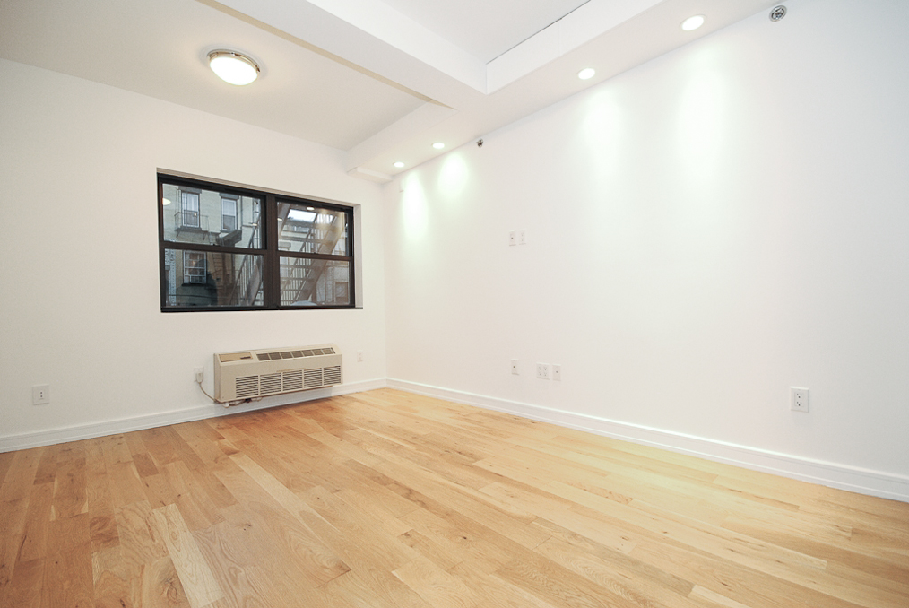112 Greenpoint Avenue 2R Greenpoint Brooklyn NY 11222