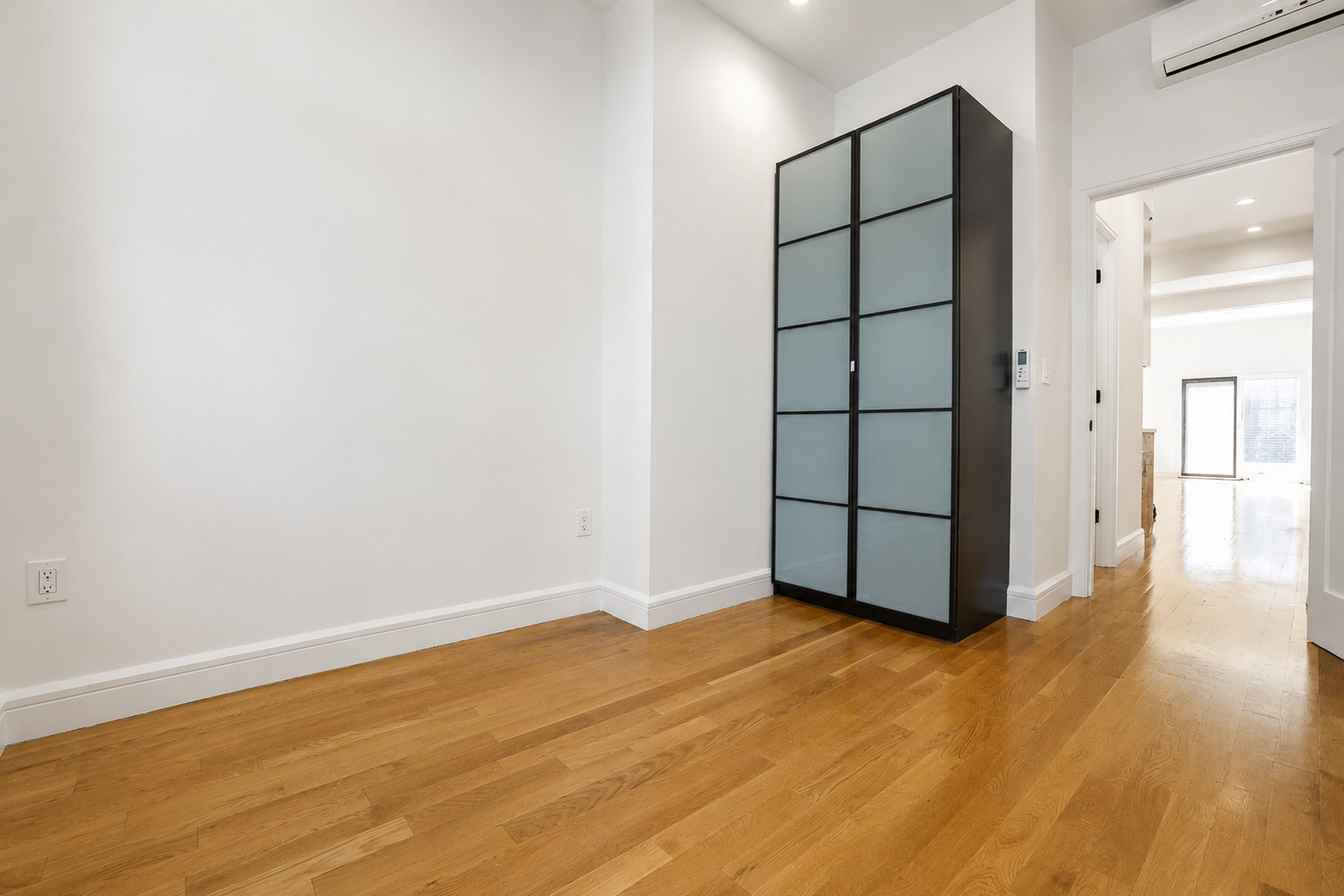 327 Manhattan Avenue 1R Williamsburg Brooklyn NY 11211
