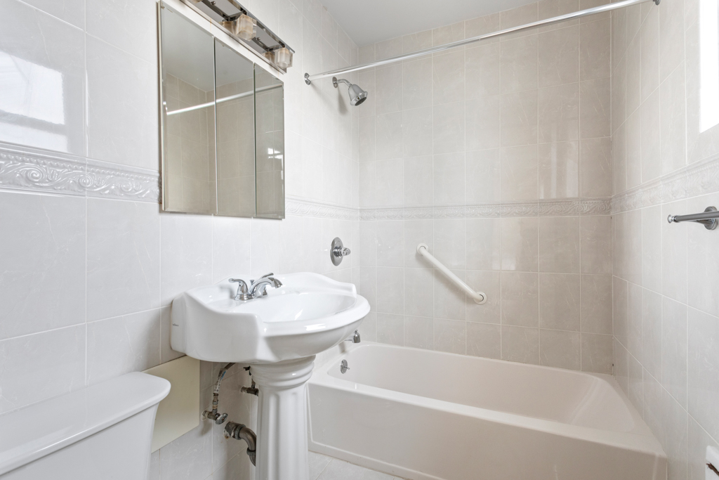 35-20 Leverich Street C342 Jackson Heights Queens NY 11372