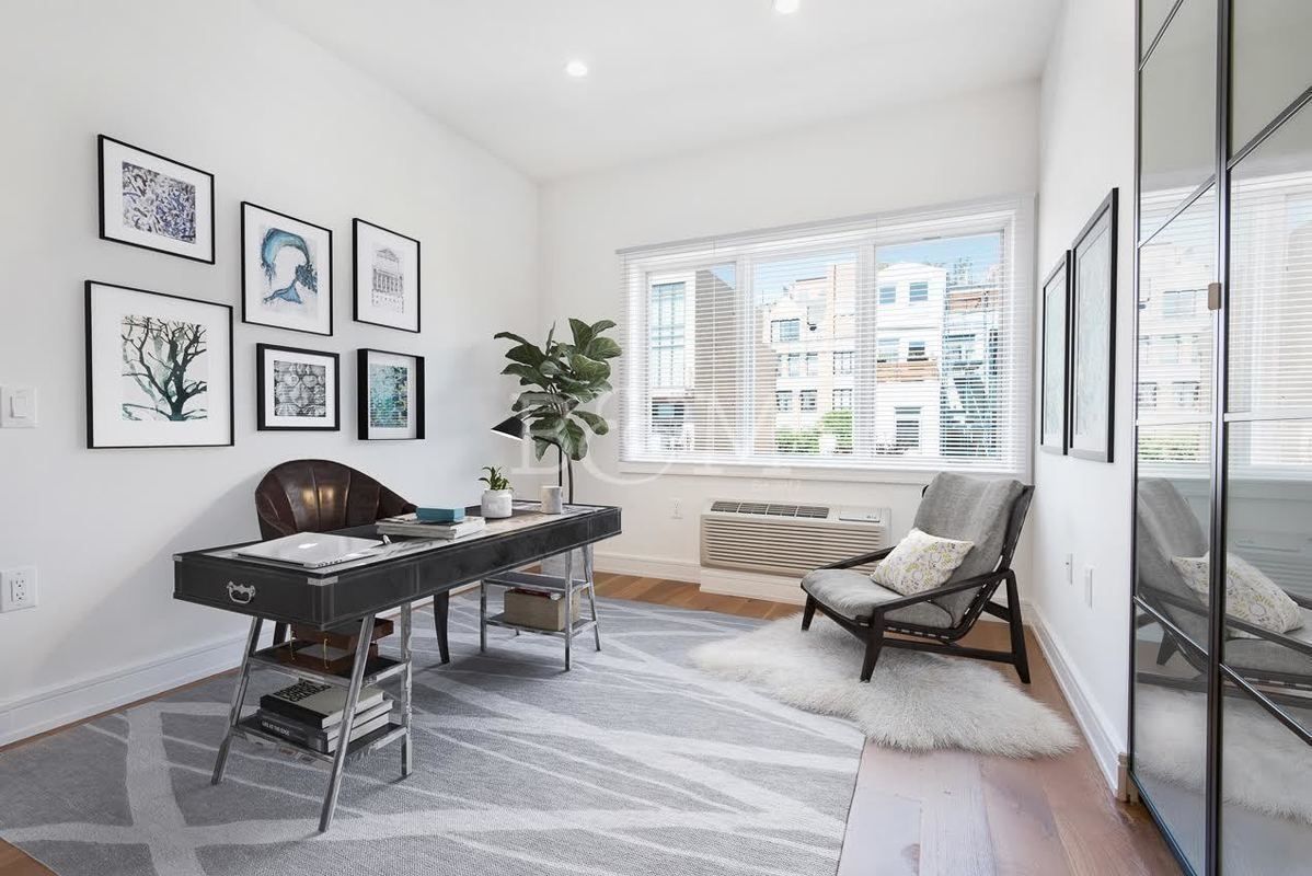 129 Kingsland Avenue 2R Greenpoint Brooklyn NY 11222