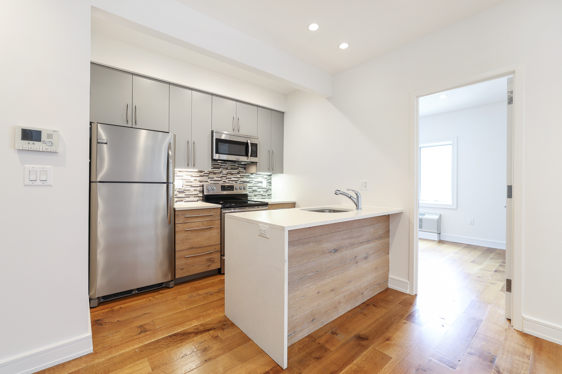 95 Kingsland Avenue East Williamsburg Brooklyn NY 11222