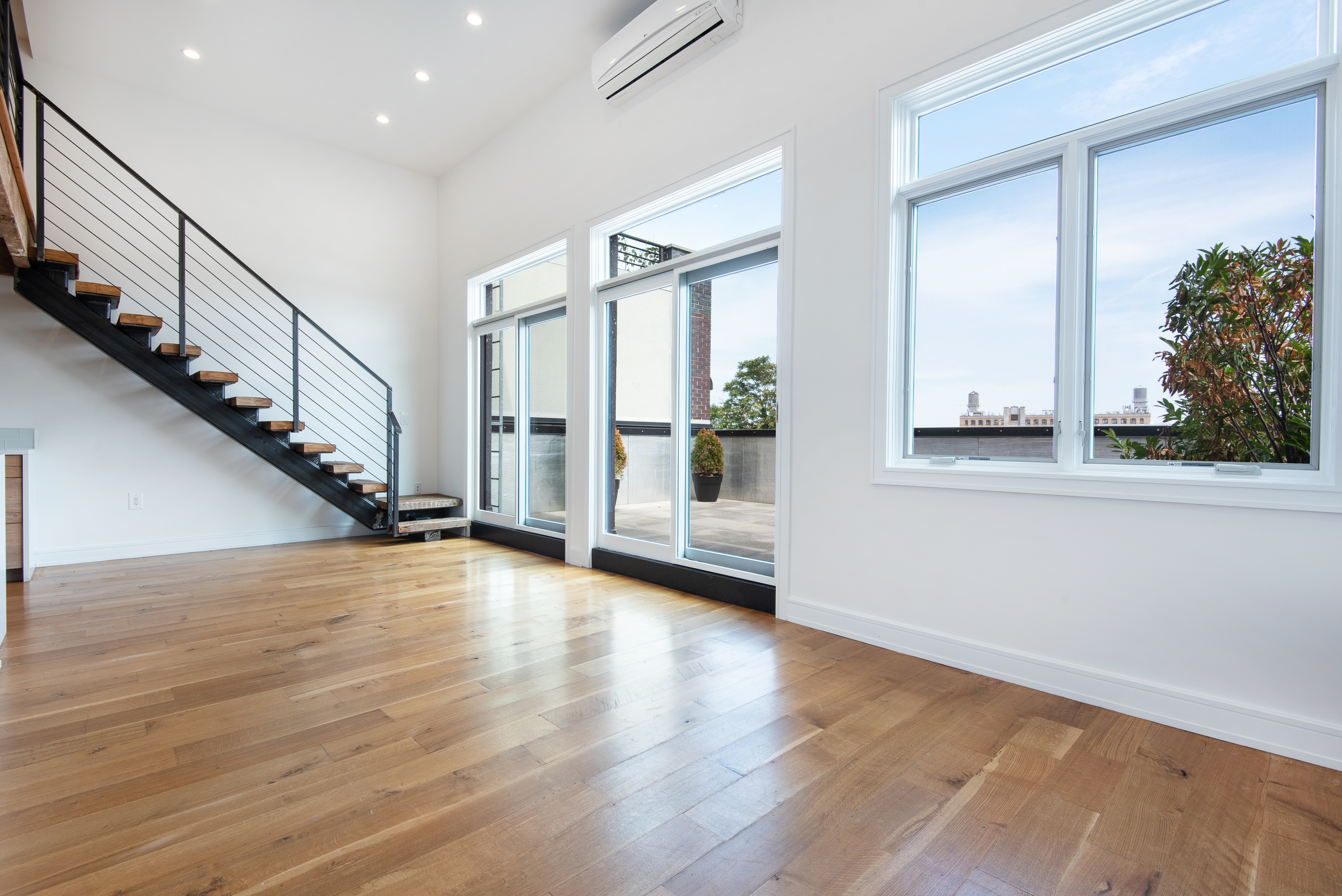 93 Kingsland Avenue 4P East Williamsburg Brooklyn NY 11222