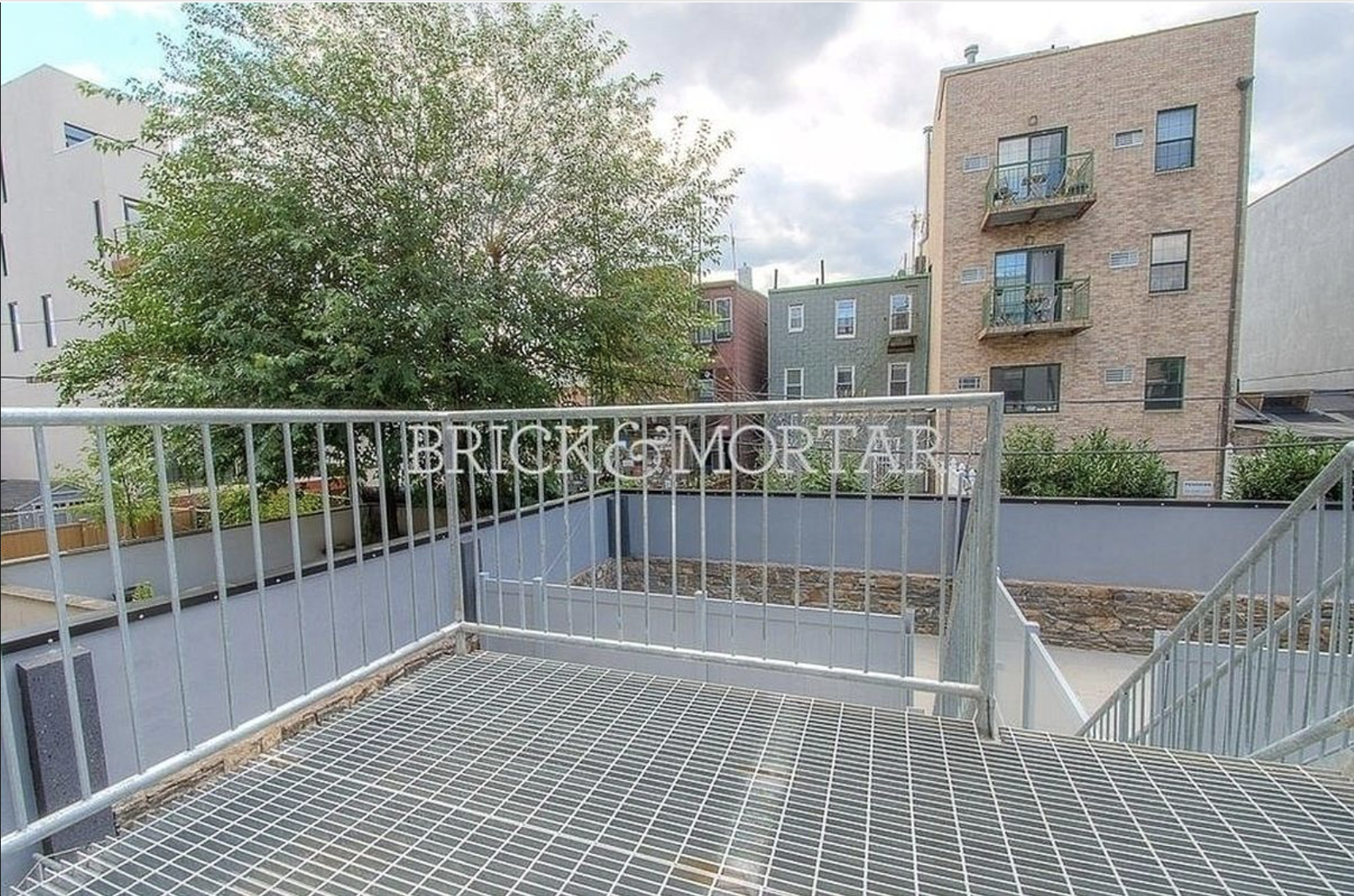 129 Kingsland Avenue 2R Greenpoint Brooklyn NY 11222