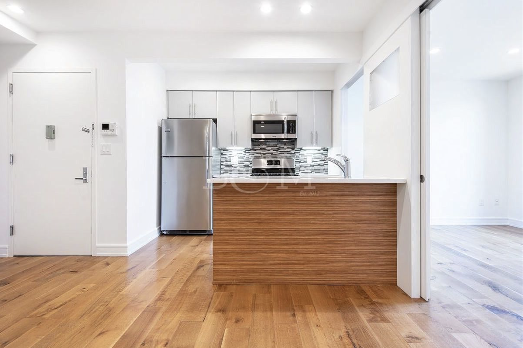 129 Kingsland Avenue 2R Greenpoint Brooklyn NY 11222