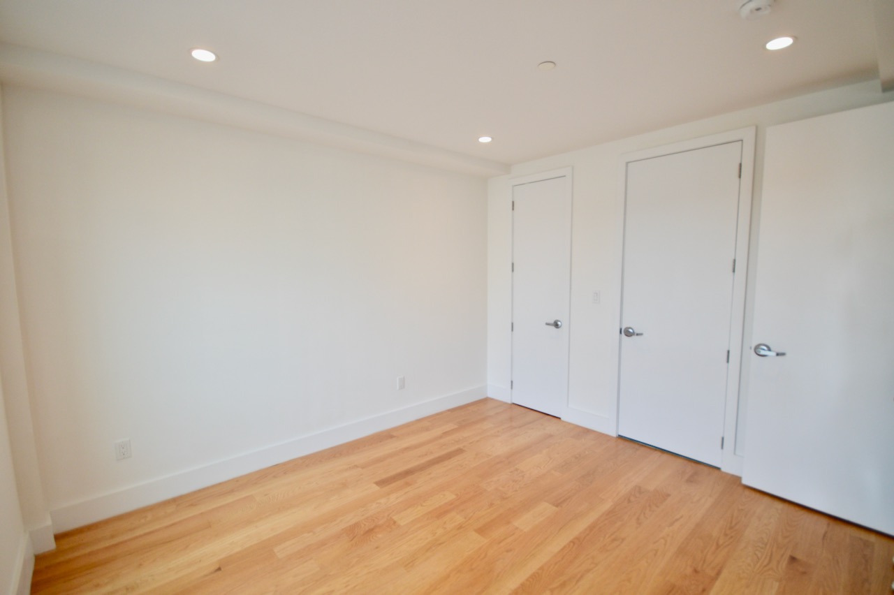 63-34 Fresh Pond Road 4G Ridgewood Queens NY 11385