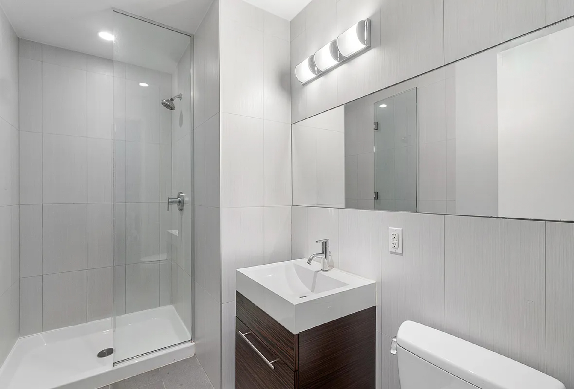 240 Frost Street 2R Greenpoint Brooklyn NY 11211