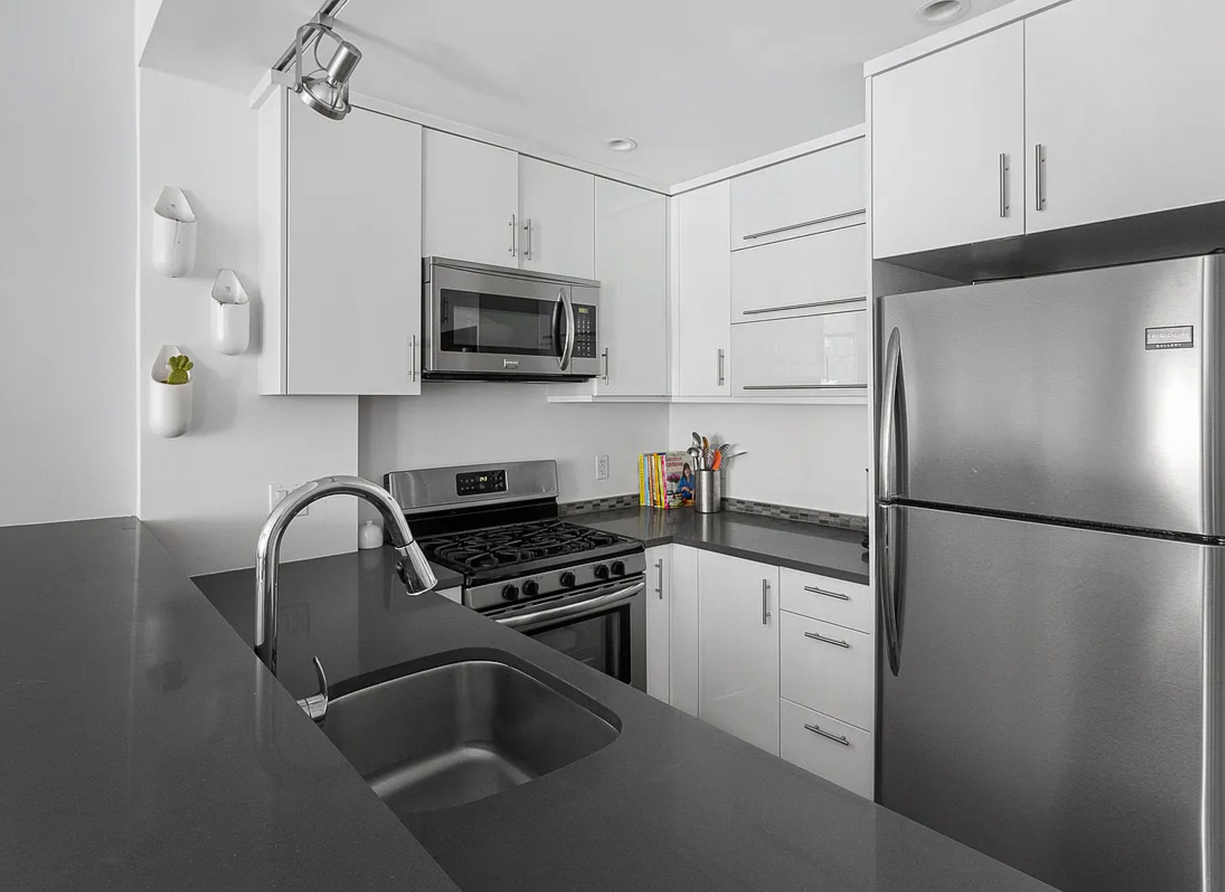 240 Frost Street 2R Greenpoint Brooklyn NY 11211